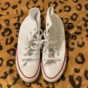 White converse -fits women’s 8.5-9